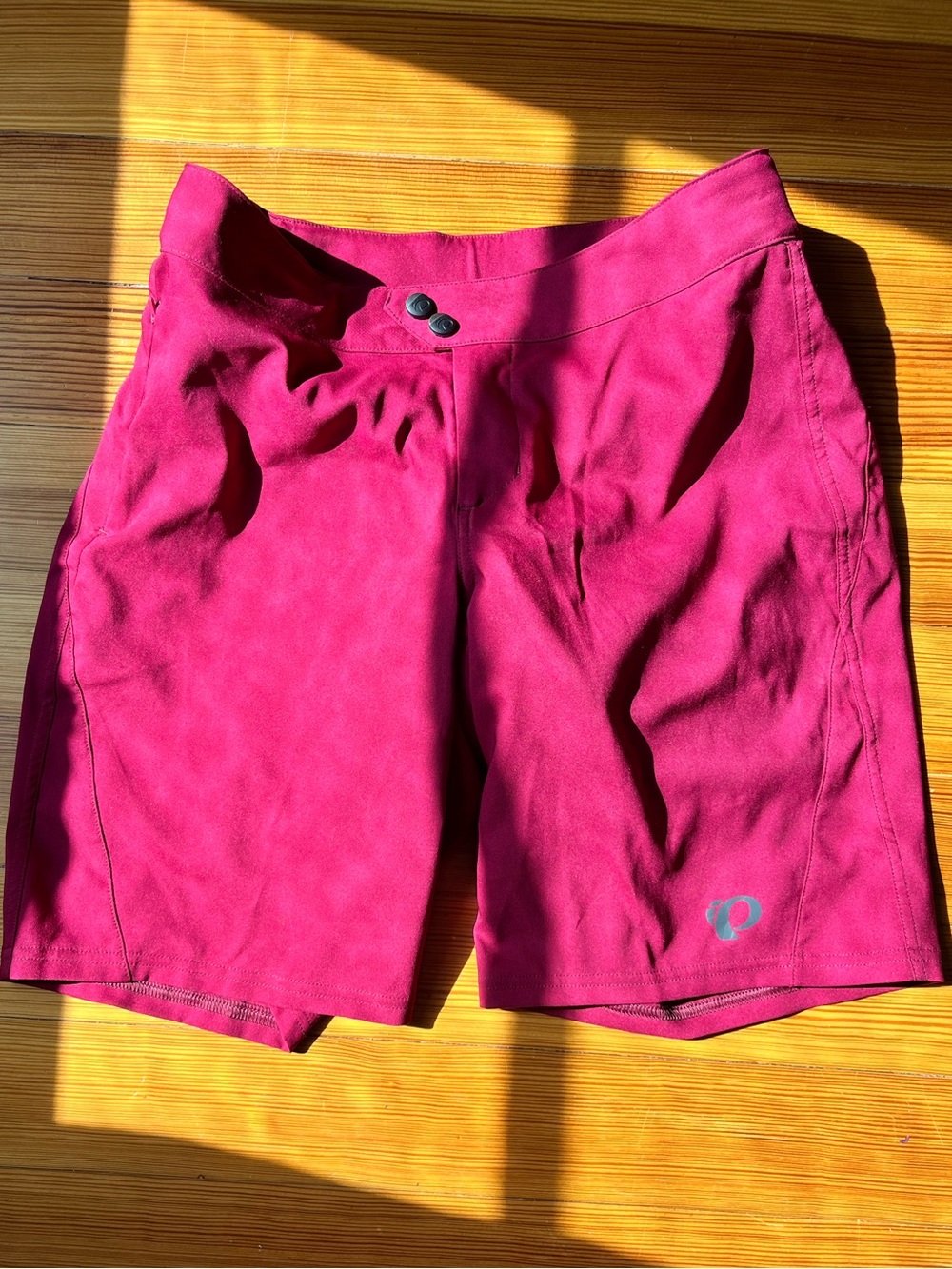 Pearl Izumi Women's Magenta Active Shorts Small
